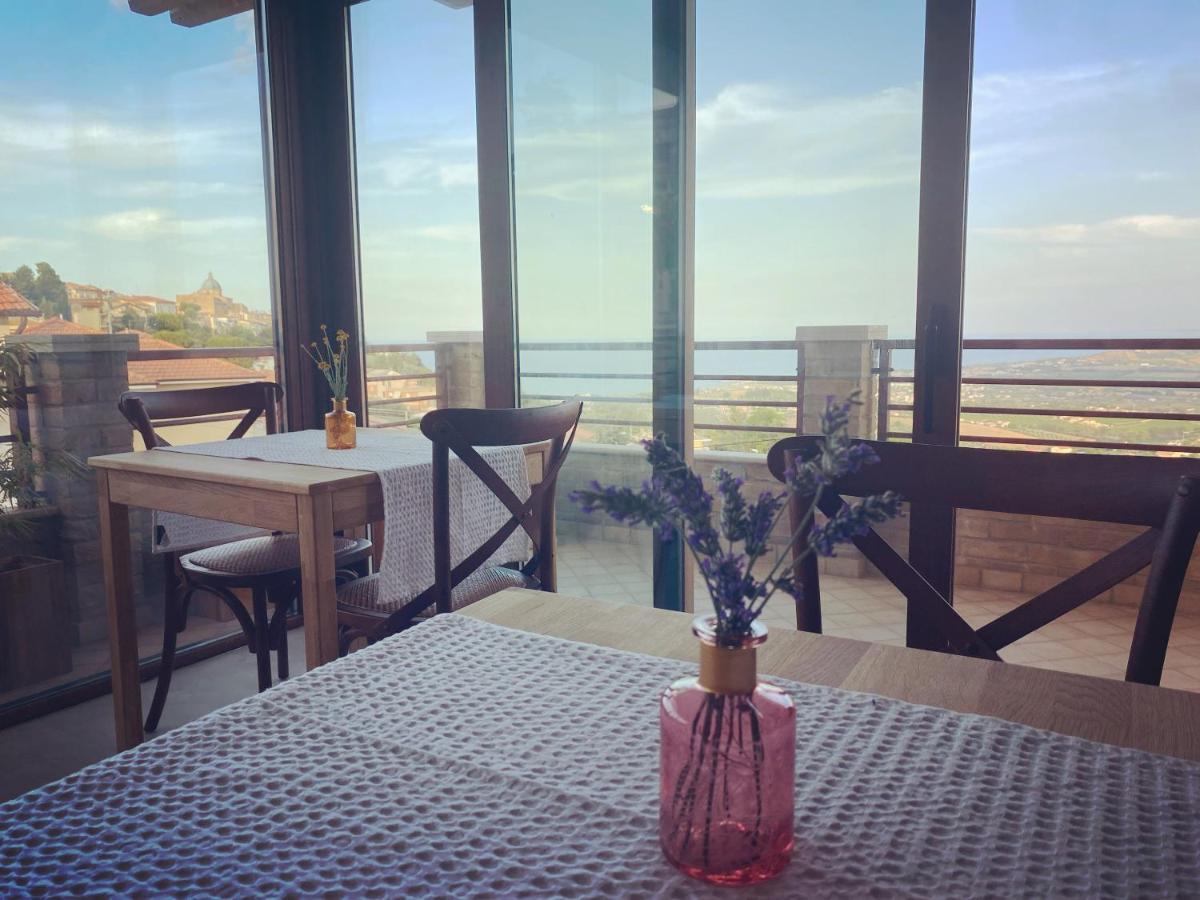Apartamento Seta Luxury Roseto Degli Abruzzi Exterior foto