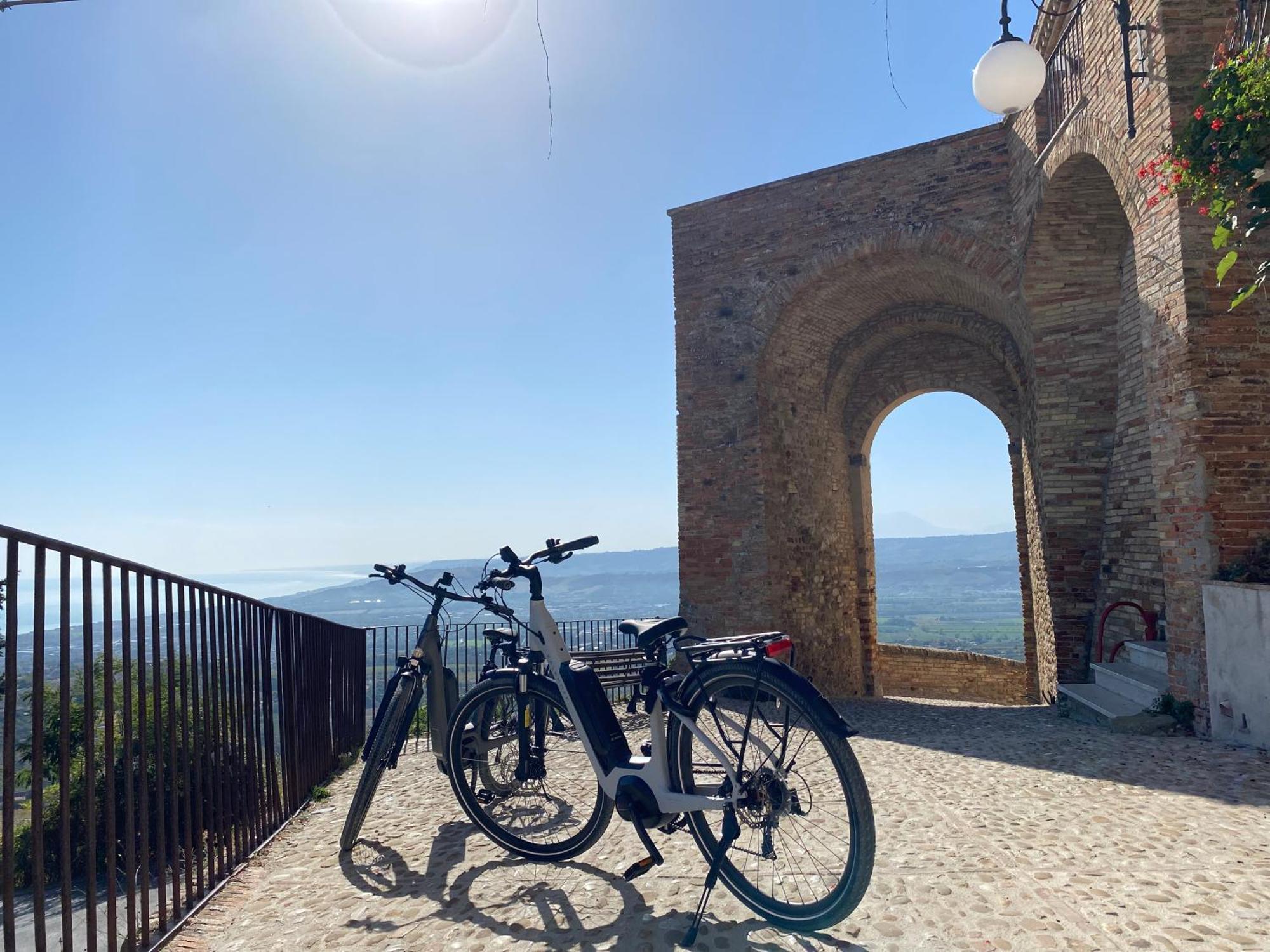 Apartamento Seta Luxury Roseto Degli Abruzzi Exterior foto