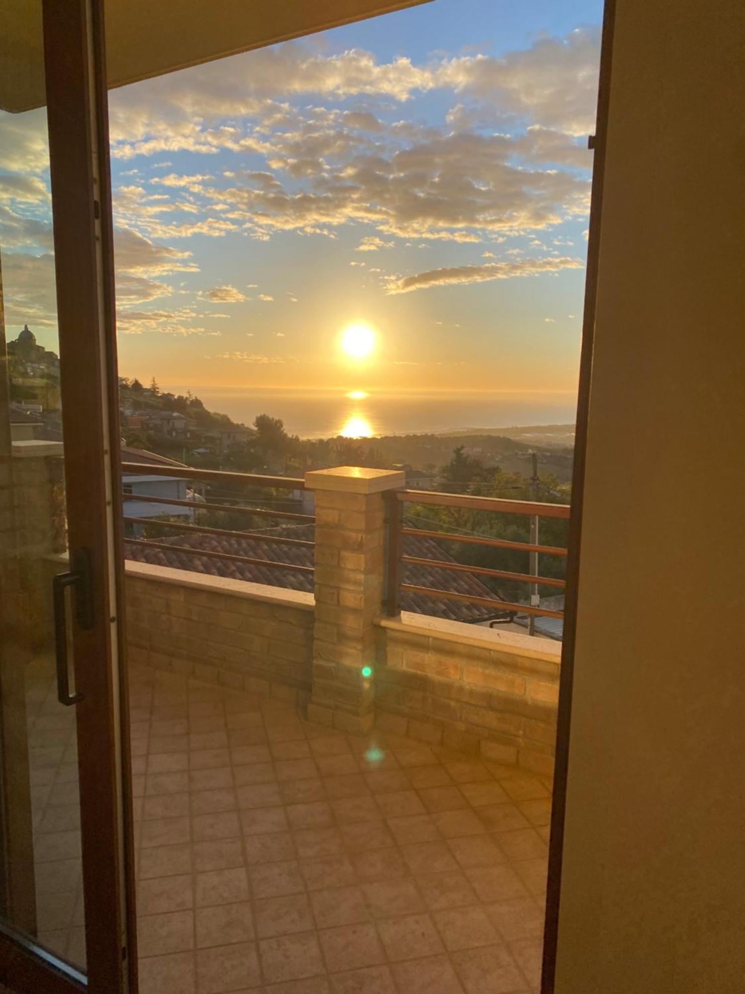 Apartamento Seta Luxury Roseto Degli Abruzzi Exterior foto